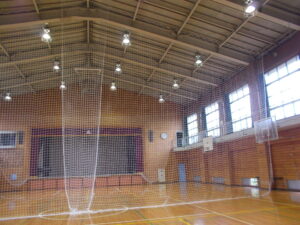 体育館仕切り防球ネット