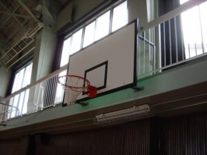 体育館バスケットゴール設置