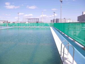 プールサイド防風ネット