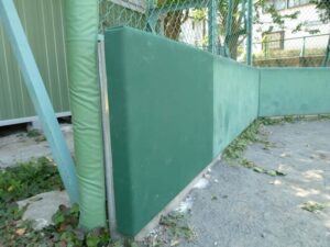 野球バックネットフェンス防護マット