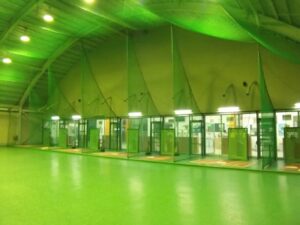 室内バッティングセンター